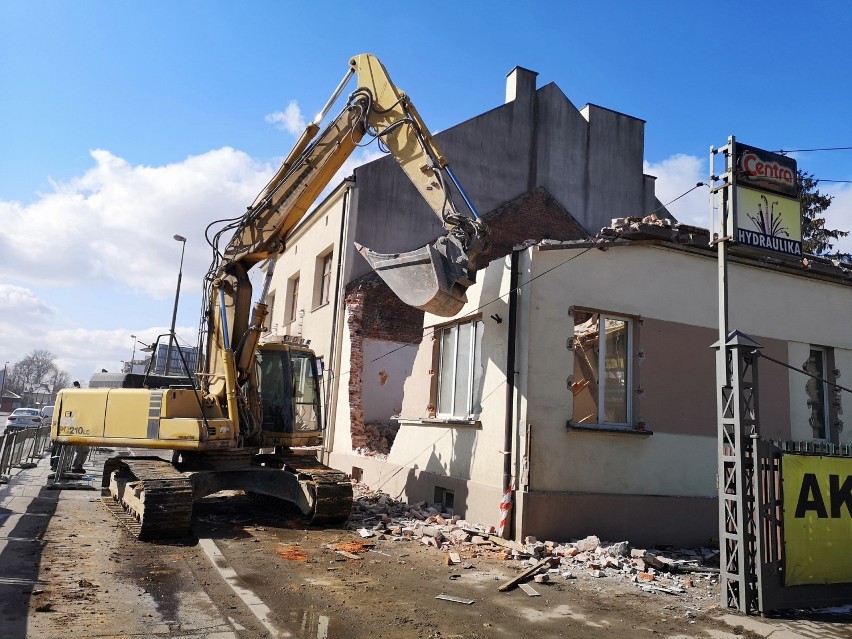 Kraków. Trwa przebudowa al. 29 Listopada. Rozpoczęły się kolejne wyburzenia domów [ZDJĘCIA]