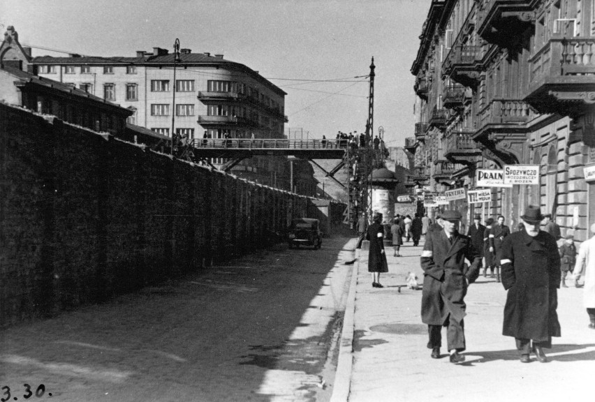 Getto Warszawskie. W 1940 roku powstała "żydowska dzielnica". Największe getto w okupowanej Europie