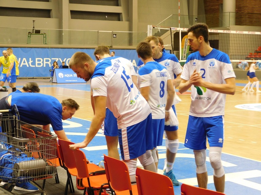 Siatkarze Aqua Zdroju Wałbrzych w pierwszym meczu play-out pokonali 3:1 Olimpię Sulęcin