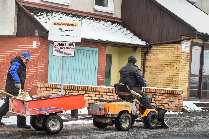 Chodniki w Lesznie 14 stycznia 2021 roku, nie wszędzie odśnieżone