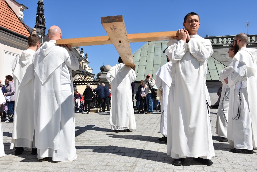 Częstochowa. Droga Krzyżowa na wałach jasnogórskich ZDJĘCIA