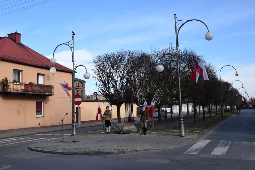 Dzień Żołnierzy Wyklętych w Zduńskiej Woli. Uroczystości przy pomniku [zdjęcia]