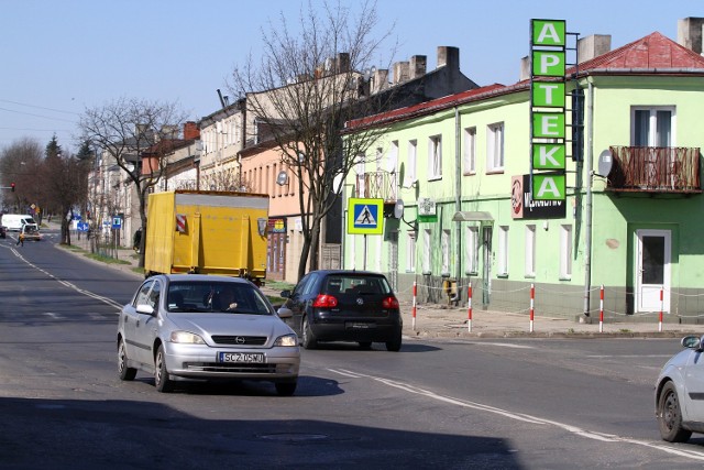 Przełom czerwca i lipca to prawdopodobny termin początku przebudowy fragmentu ulicy Wojska Polskiego w rejonie tzw. ryneczku. Urząd Miasta w Piotrkowie przygotowuje się do przetargu na to zadanie. Jak dziś wygląda ten rejon miasta?