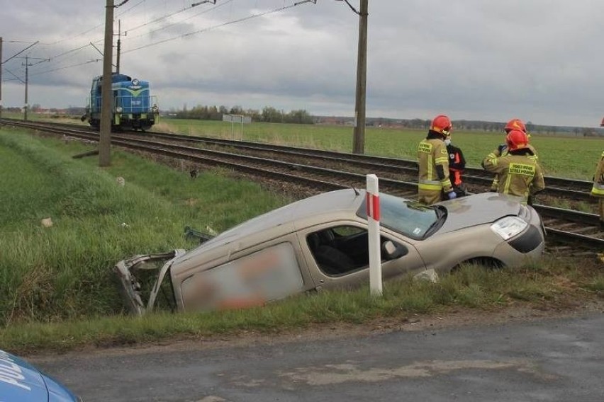 W piątek, 7 maja doszło do zderzenia pociągu z samochodem...