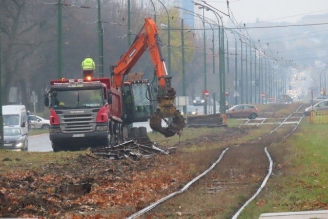 W Dąbrowie Górniczej trwa rozbiórka linii tramwajowej, która zostanie wymieniona w całym mieście 

Zobacz kolejne zdjęcia/plansze. Przesuwaj zdjęcia w prawo - naciśnij strzałkę lub przycisk NASTĘPNE