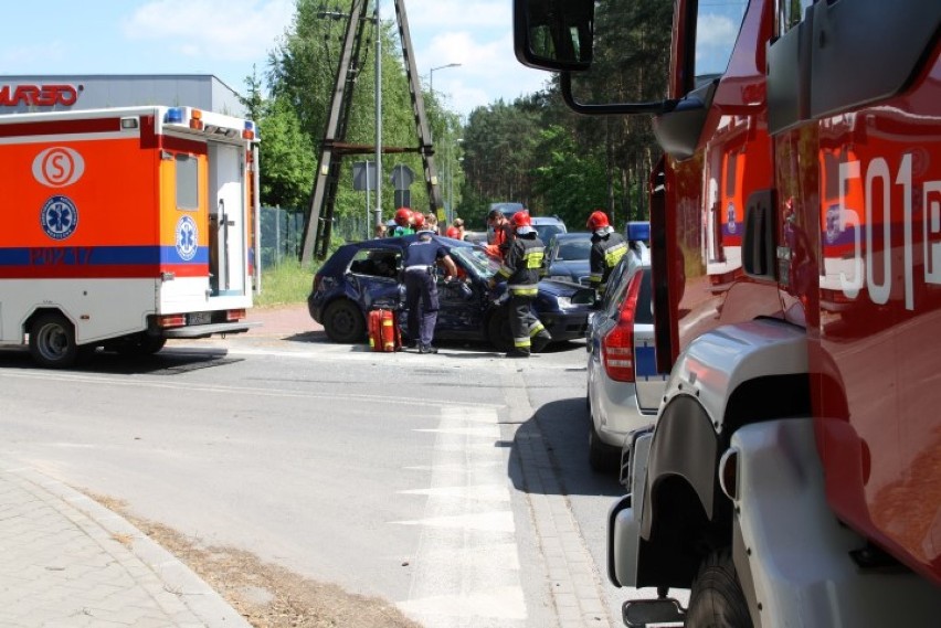 Wypadek w Bielsku na skrzyżowaniu ulic Romana Ratajczaka i...