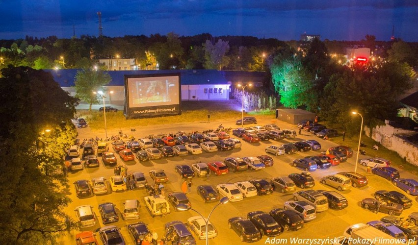 Premierowy pokaz jedynego kina samochodowego w Warszawie, w...