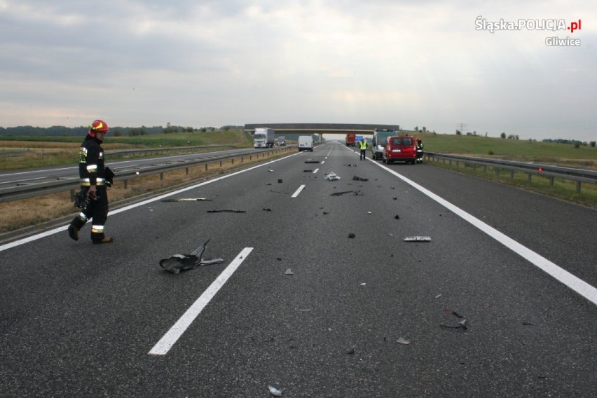 Gliwice: Wypadek na A4. Osobówka uderzyła w tira, zginął kierowca [ZDJĘCIA]