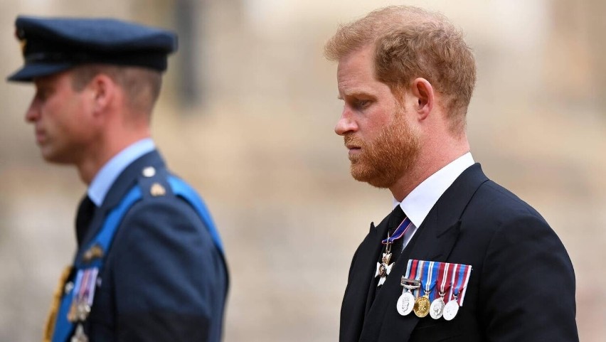 Harry opisuje pobyt na dwóch misjach w Afganistanie - w...