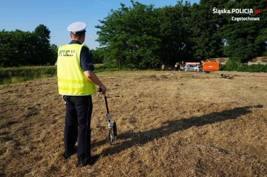 Śmiertelny wypadek na DW 786 w miejscowości Knieja WIDEO + ZDJĘCIA