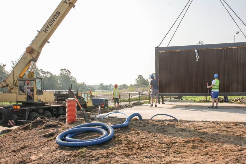 Obiekt szatniowo-sanitarno-magazynowy przy Zespole Szkół Technicznych i Ogólnokształcących [FOTO]