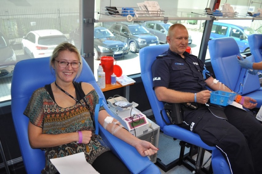 Akcja zbiórki krwi na 100-lecie policji w Komendzie Miejskiej w Kaliszu ZDJĘCIA