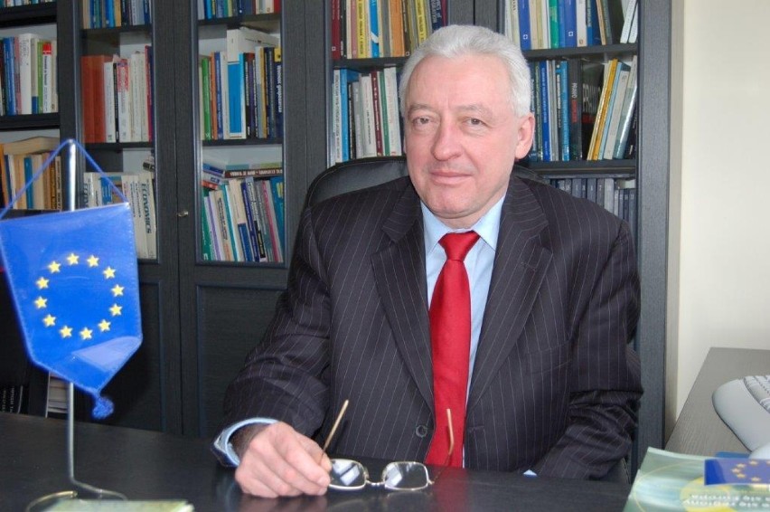 Prof. dr hab. Andrzej Stępniak
W latach 1980-1981 pracował...