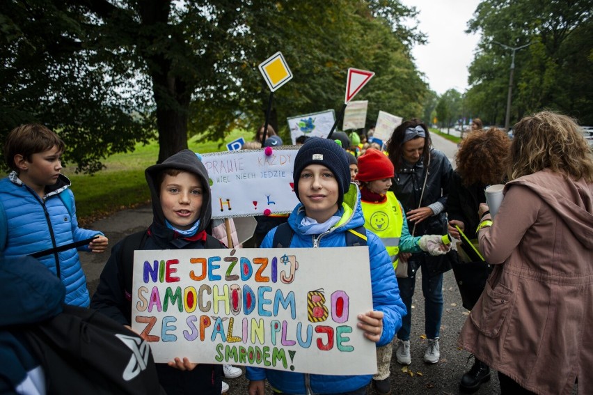 Kraków. Tydzień Zrównoważonego Transportu. Przemarsz dzieci, a w czwartek darmowa komunikacja