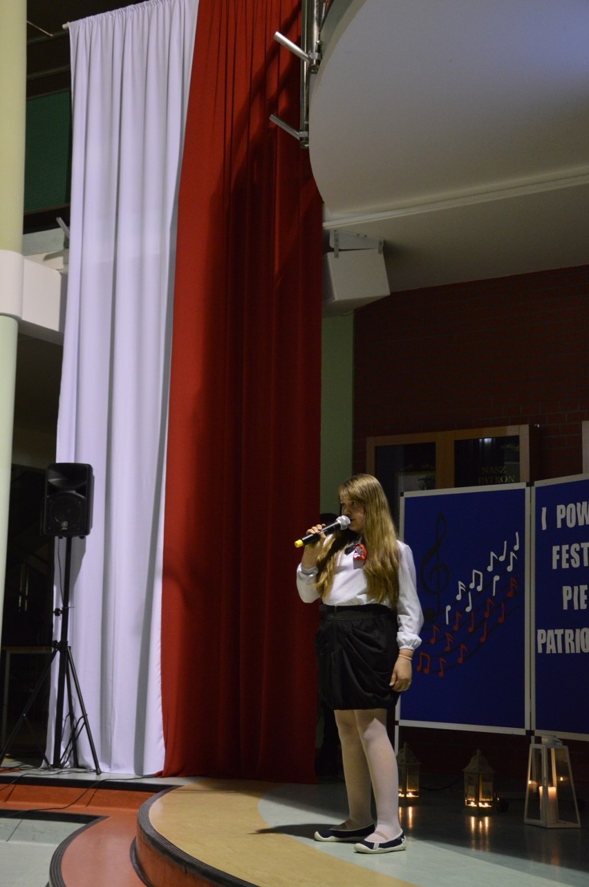Pierwszy Festiwal Pieśni Patriotycznej w Szkole Podstawowej nr 3 w Miastku (FOTO+VIDEO)