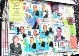 Małopolska zach.: plakaty wyborcze nadal zaśmiecają miasta
