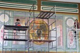 W I Liceum Ogólnokształcącym podczas remontu odkryto malowidło z herbem Wrocławia. Trwa renowacja. Galeria