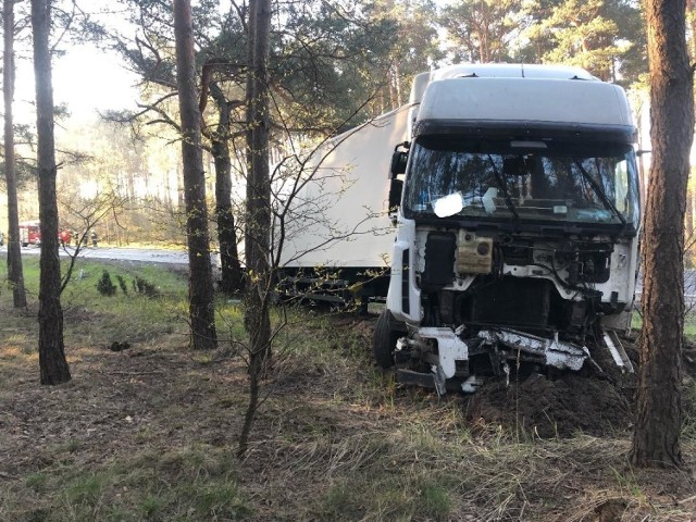 W czwartek (18.04.2019) o godzinie 06:18 dyżurny bydgoskiej komendy przyjął zgłoszenie o wypadku drogowym zaistniałym na drodze krajowej nr 10 w miejscowości Emilianowo.

Bieżące informacje o wypadkach i utrudnieniach