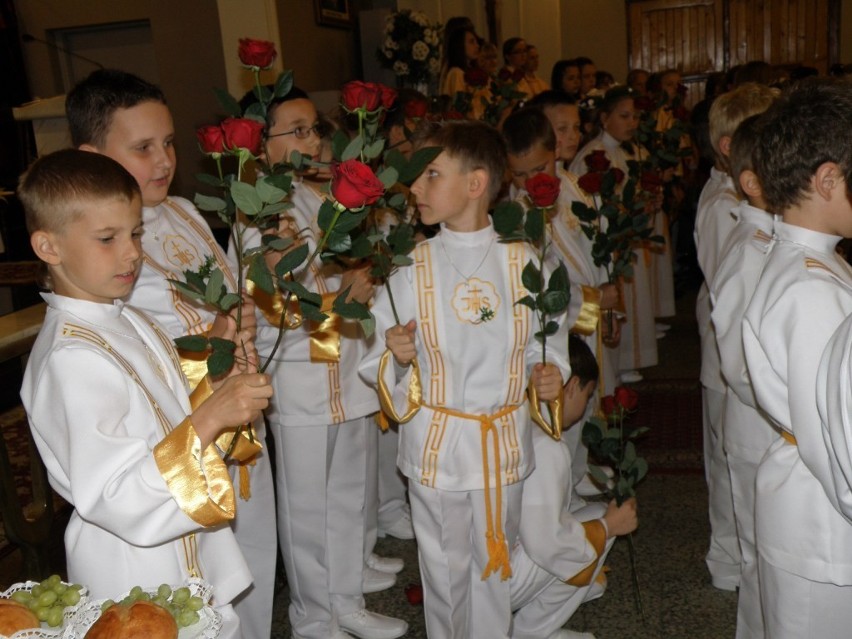 Mysłowice: Pierwsza Komunia Święta 2013. Dzieci z parafii św. Jacka przyjęły sakrament [ZDJĘCIA]