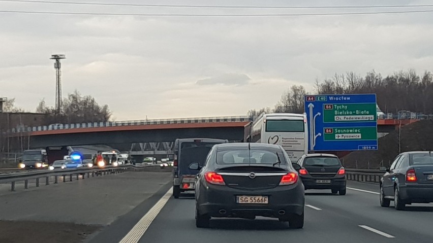 Olbrzymi korek po stłuczce na A4 w Katowicach