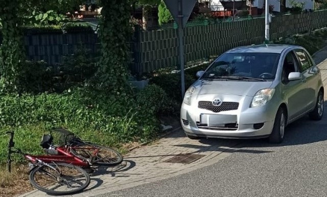 Na skrzyżowaniu ulic Zaborskiej i Reja w Oświęcimiu samochód osobowy potrącił rowerzystę