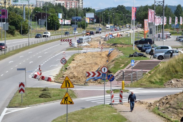 Przy ulicy Radomskiej powstaje trasa rowerowa.