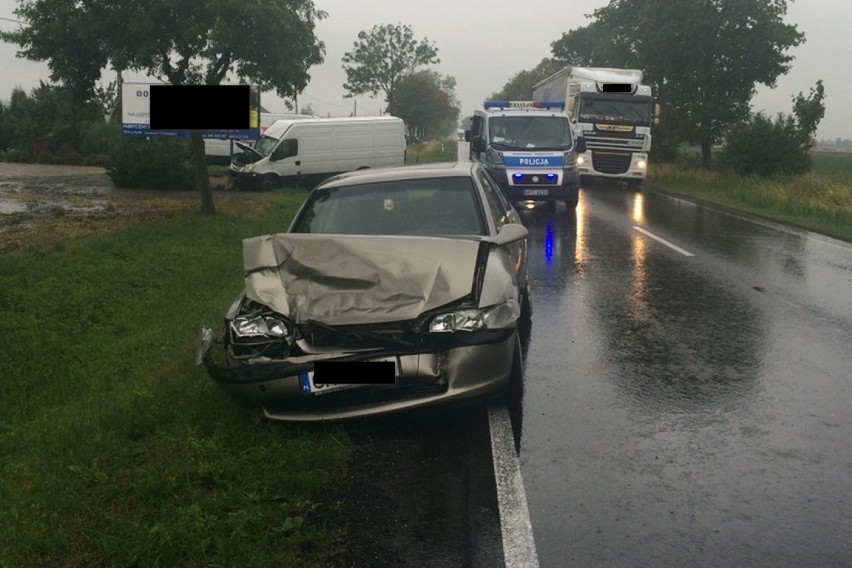 Wypadek na drodze krajowej nr 62 w Leonowie [zdjęcia]