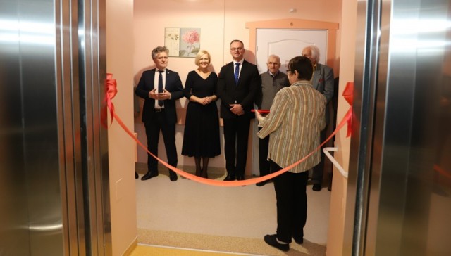 W Domu Pomocy Społecznej imienia Florentyny Malskiej przy ulicy Tarnowskiej w Kielcach wybudowano nową, zewnętrzną windę.