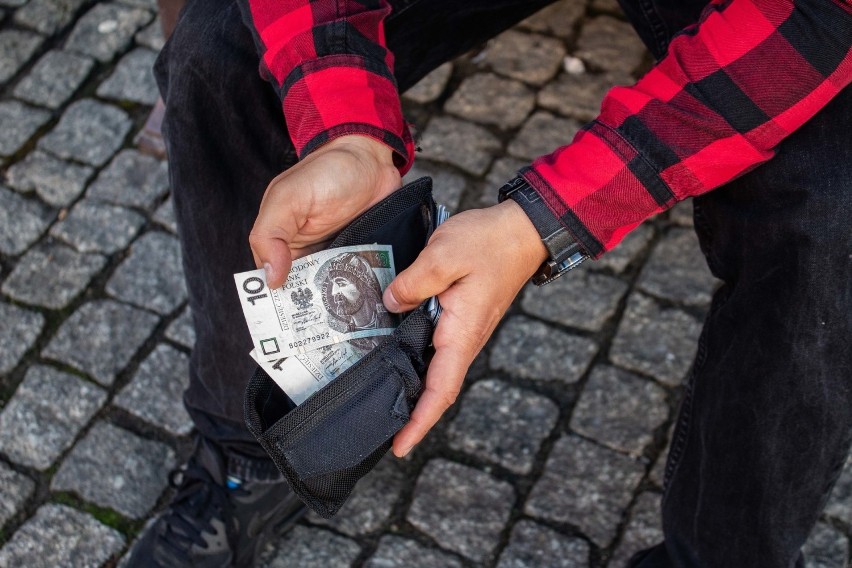 Papierowy banknot, który masz w portfelu, może być wart o...