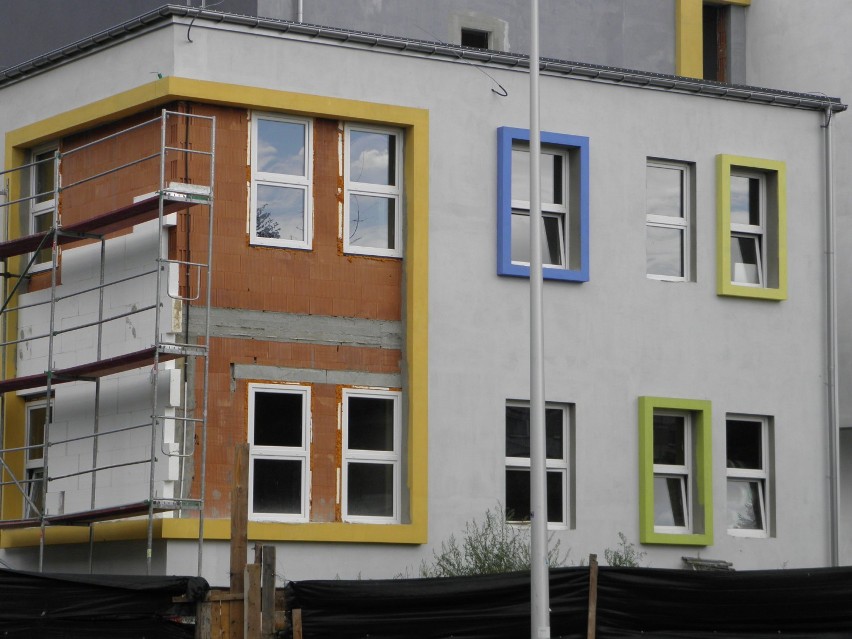 Dom niepełnosprawnych Żory: Rośnie kolorowy budynek [ZDJĘCIA]