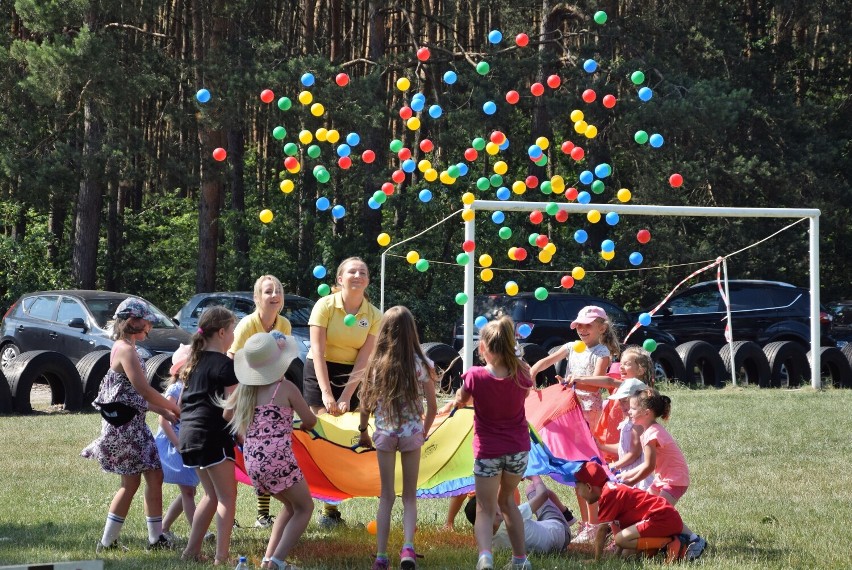 Piknik Rodzinny odbył się w Sieradzu-Męce w niedzielne popołudnie. Na zabawę zaprosili: KS Unia Sieradz-Męka i Elewator Sieradz ZDJĘCIA