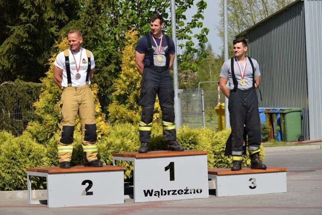 Prawie setka strażaków zmagała się w startach indywidualnych i drużynowych podczas VII Mistrzostw Województwa Kujawsko-Pomorskiego „Najtwardszy Strażak”, które odbyły się 26 kwietnia w Wąbrzeźnie