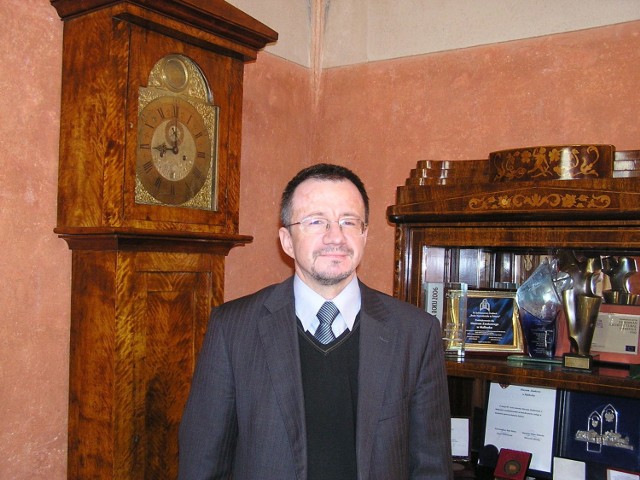 Dr hab. Janusz Hochleitner ma w dorobku naukowym 33 książki, w tym 19 redakcji naukowych oraz 350 artykułów.