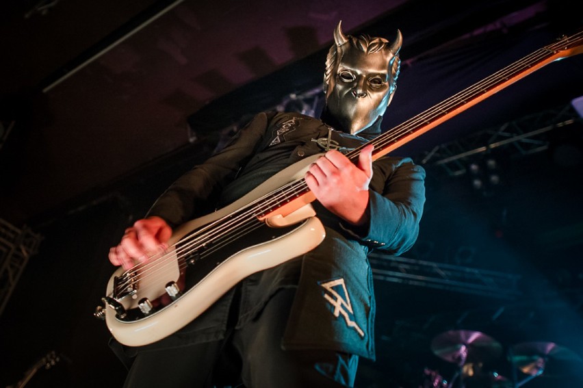 Ghost w Stodole. Klub zamienił się w świątynię heavy metalu