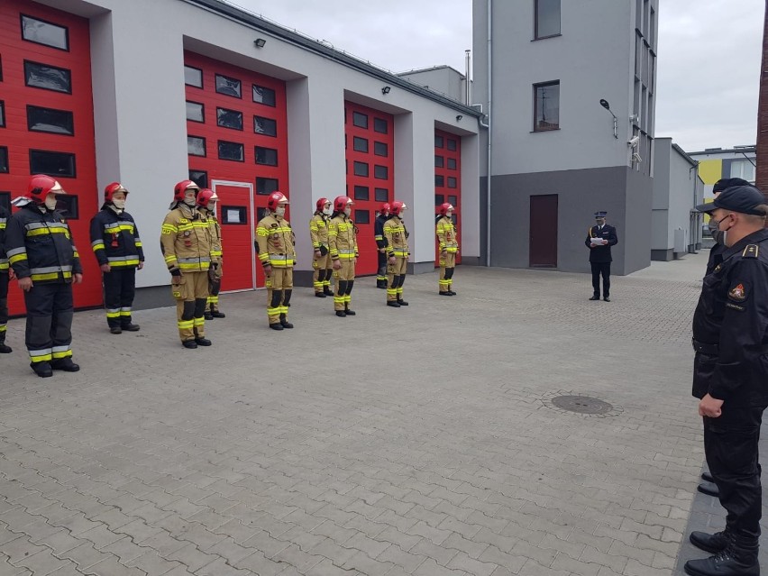 Szamotuły. Apel z okazji Dnia Strażaka [ZDJĘCIA]