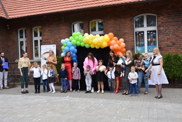 W Niepublicznym Przedszkolu Terapeutycznym w Kowalewie Pomorskim zorganizowano piknik rodzinny połączony z otwarciem placu zabaw przy placówce