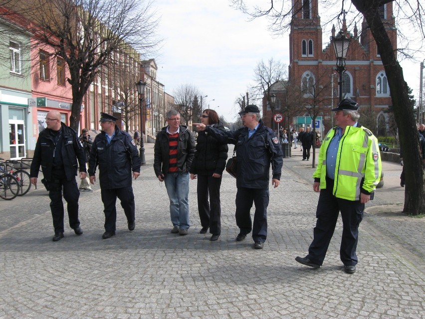 W czwartek niemieccy goście z Fürstenwalde przeszli ulicą Królewską (Zdjęcia)