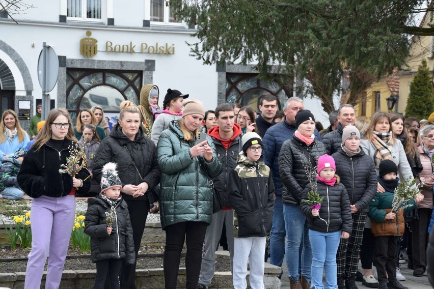 Niedziela Palmowa w Międzychodzie. Tłumy wiernych na...