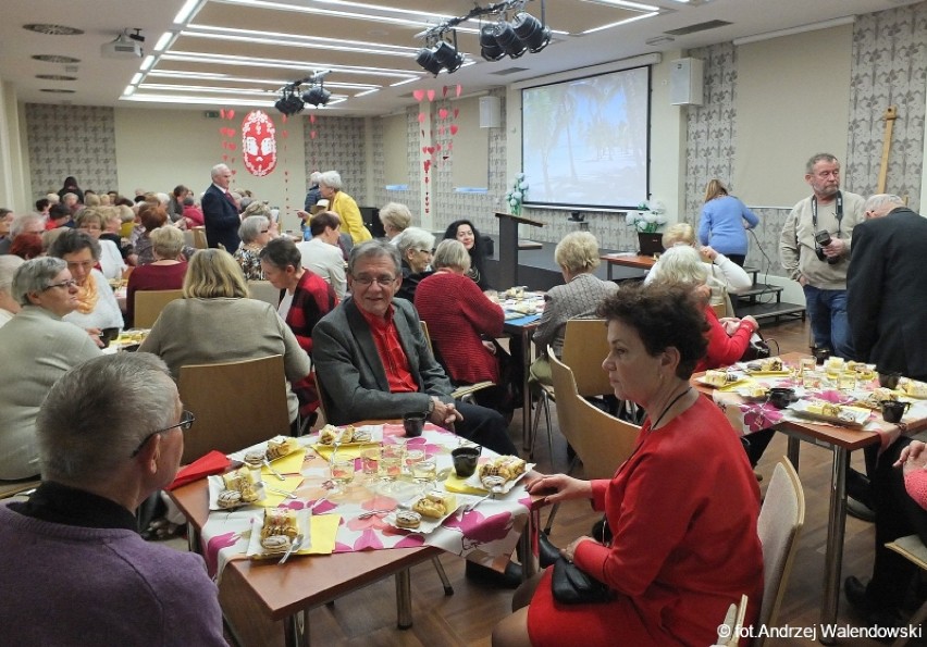 Oleśnica: Wieczorek poetycki seniorów [GALERIA ZDJĘĆ]        