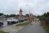 Tarnów. Remont ulicy Lwowskiej w Tarnowie. Kiedy znikną utrudnienia i kierowcy pojadą dwoma jezdniami? [ZDJĘCIA]