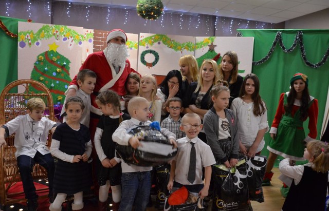 Szkoła w Zduńskiej Dąbrowie gościła dzieci pokrzywdzone przez los