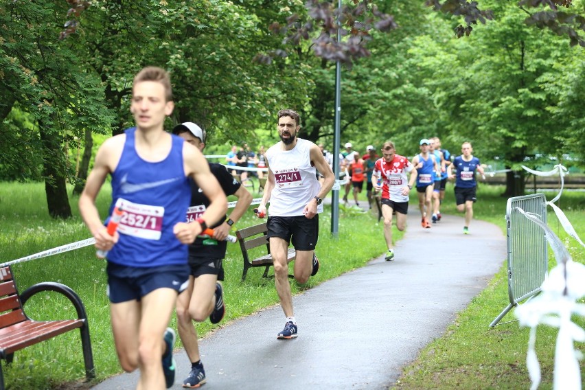 Ekiden 2019. Zdjęcia uczestników niedzielnego biegu sztafetowego w Warszawie! [GALERIA]