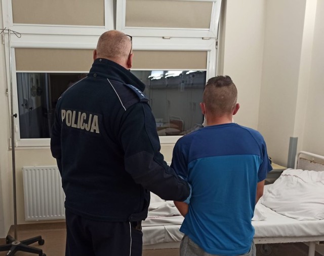 Kolejne pobicia w Wieluniu. Na Wojska Polskiego doszło do spotkania dwóch grup zakończonego bójką. 3 agresywni napastnicy bili pięściami po głowie oraz kopali po ciele dwóch mężczyzn w wieku 26 i 40 lat. Jak się okazało wcześniej ci sami mężczyźni, którzy zostali pobici skopali i pobili na terenie hostelu 41-latka.