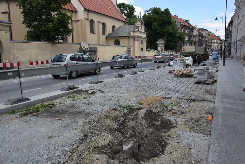 Ulica Śródmiejska w Kaliszu. Trzy rosnące tam lipy poszły...