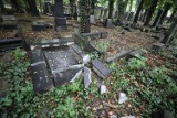 Zdemolowano cmentarz żydowski w Katowicach. Straty oszacowano na 200 tys. złotych, ale kwota może wzrosnąć...