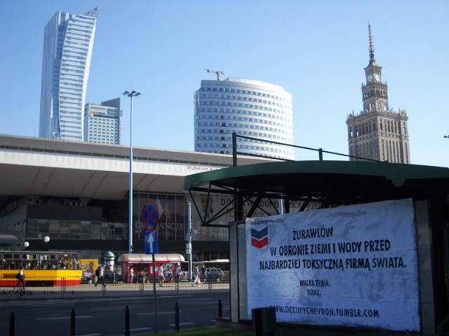 Protestujący swoją sprawą starają się zainteresować wszystkich, którzy mają wpływ na to co się dzieje w gminie.