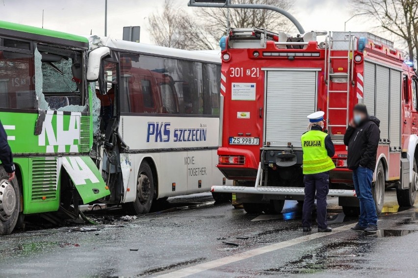 Zderzenie autokarów w Szczecinie. Do wypadku doszło...