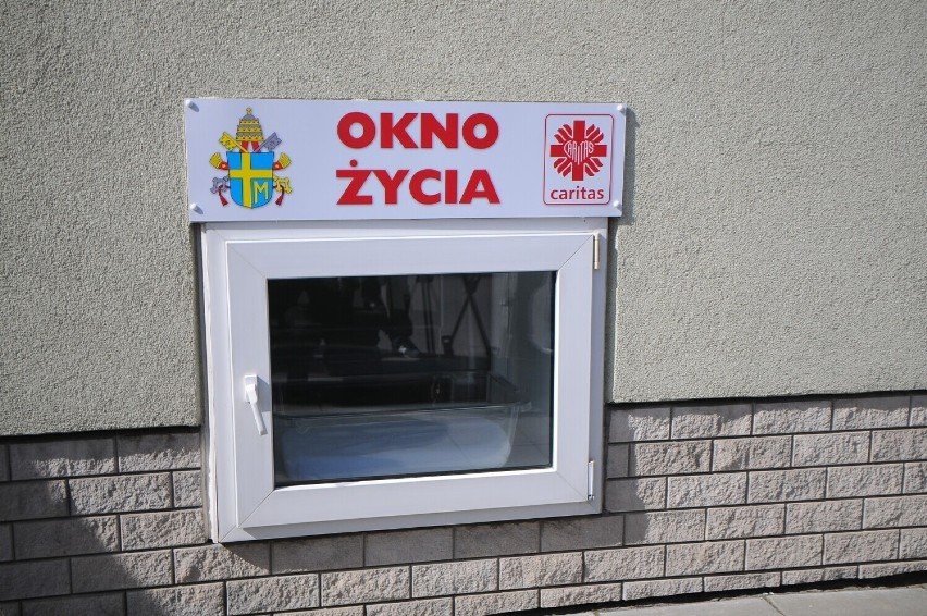 Dziecko znalezione w oknie życia na Hożej