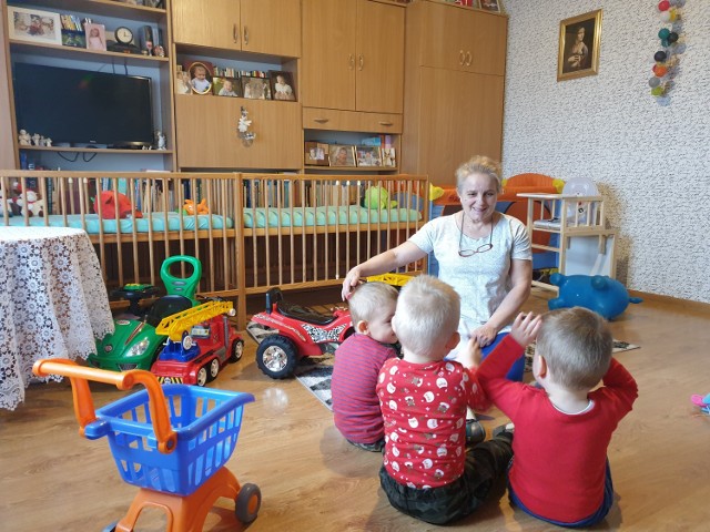 Pani Hanna Kowalska z Majdan od 9 lat prowadzi pogotowie rodzinne.  Pod swoje skrzydła wzięła już 43 dzieci.