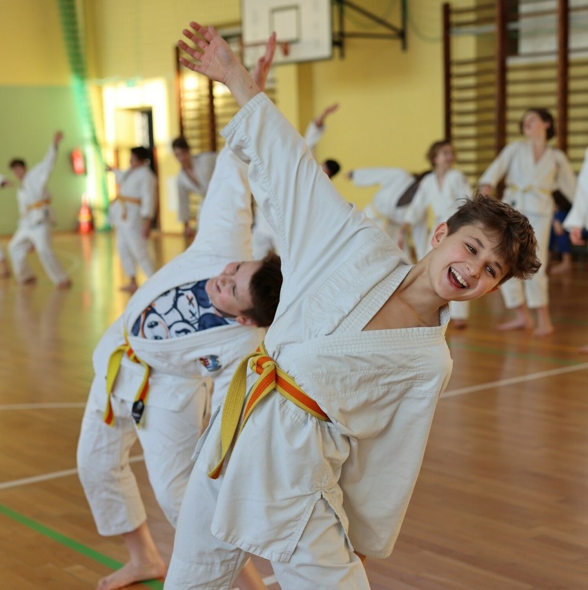 Toruń. Uczniowie Szkoły Podstawowej nr 6 ćwiczyli judo z wicemistrzynią olimpijską. Mamy zdjęcia!